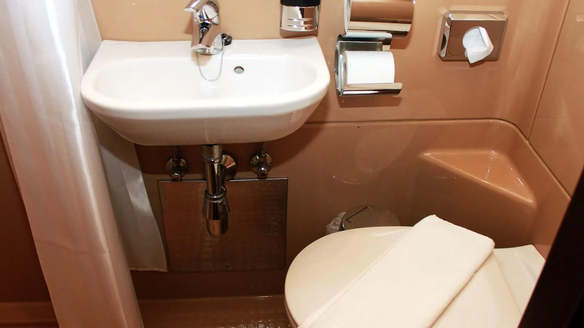 ***  Hotel Goldene Krone İnnsbruck Avusturya