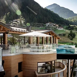 5* Otel - Alpine . Luxury . Life