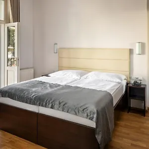 https://trevi.praguehotelsweb.com